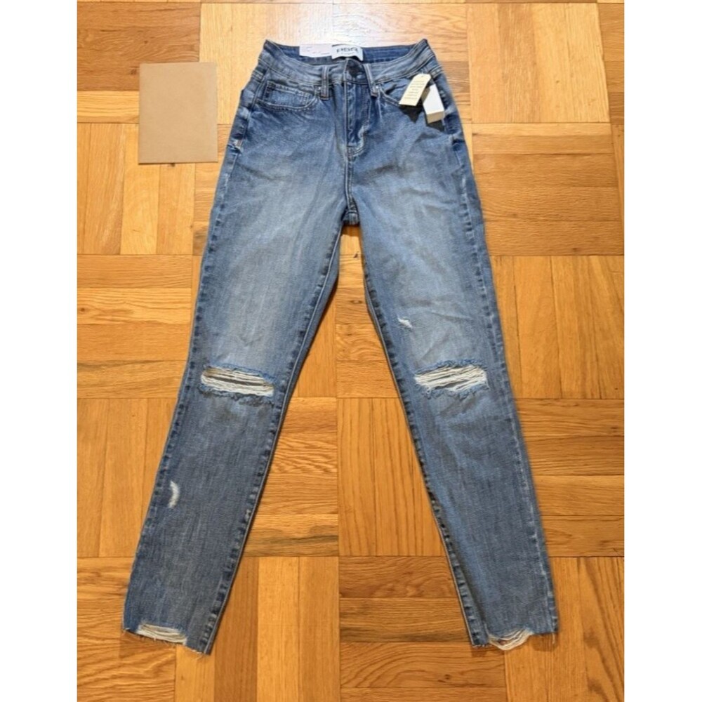 NWT RSQ Vintage Mom Women’s/Juniors Jeans Size 25 Distressed High Rise